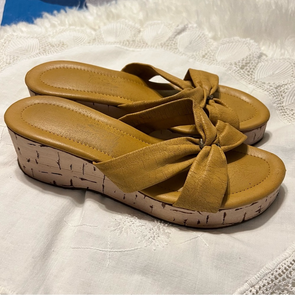 Vintage Island Slipper Wedge Sandals Shoes Made in Hawaii No Size but Approx 8